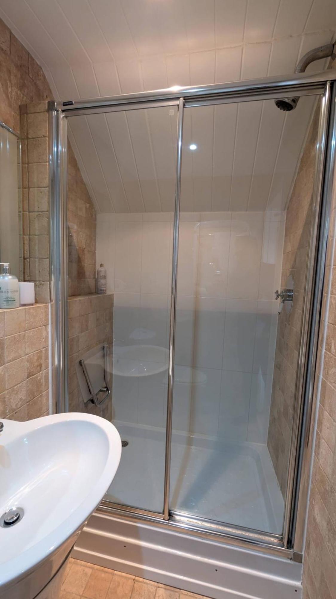 Charming Lake House Nature Retreat In Cotswold Water Park, South Cerney Near Cirencester Esterno foto
